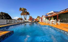 Chácara com piscina, churrasqueira, WiFi e quadra